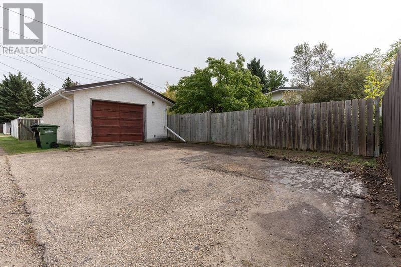 5910 44 Avenue Image 34