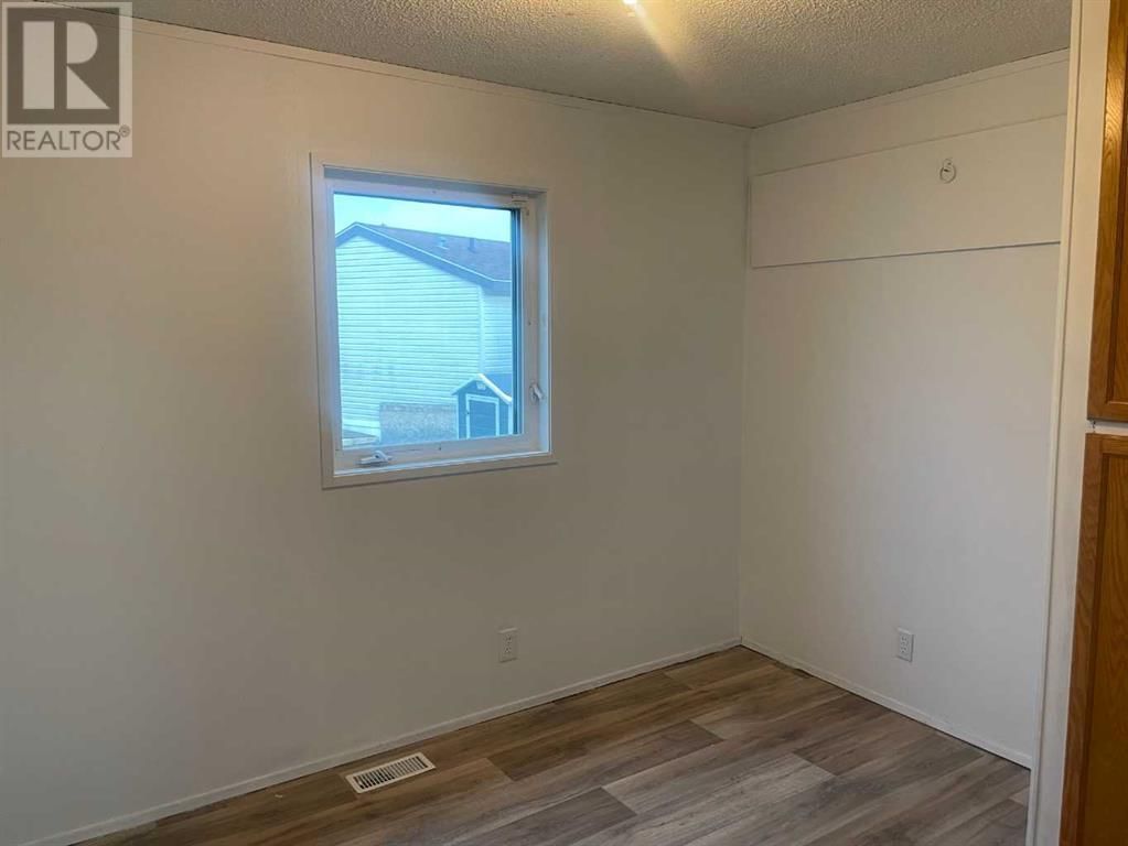 7802 97 Avenue Peace River, Alberta