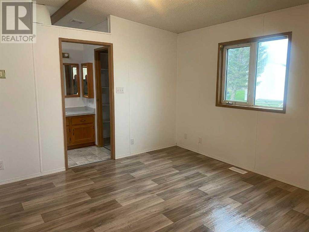 7802 97 Avenue Peace River, Alberta