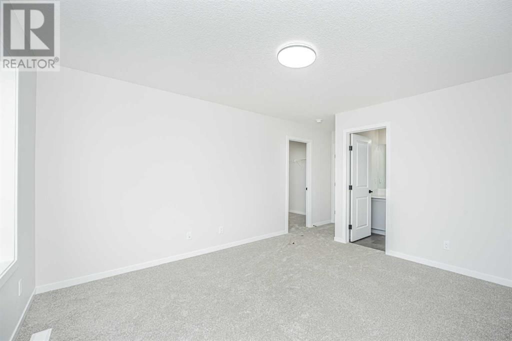 954 Bayview Rise SW Image 32