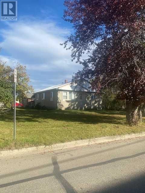 4508 51 Avenue Image 1