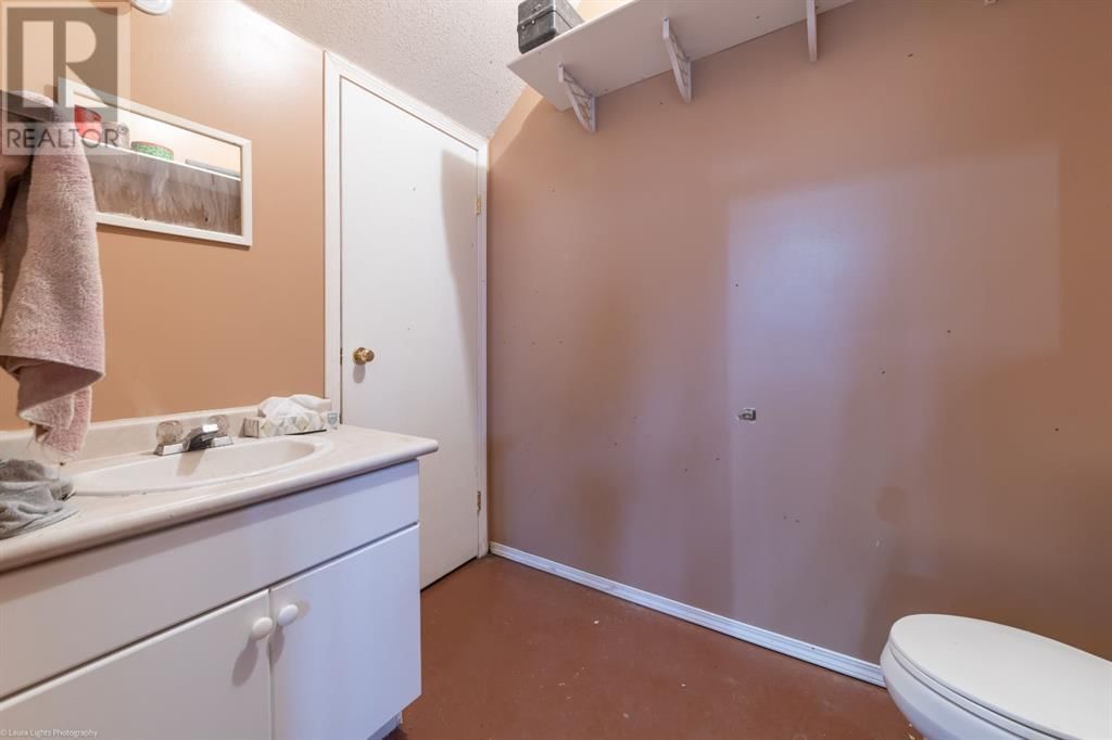 0 52404 RGE RD 3262 Image 32