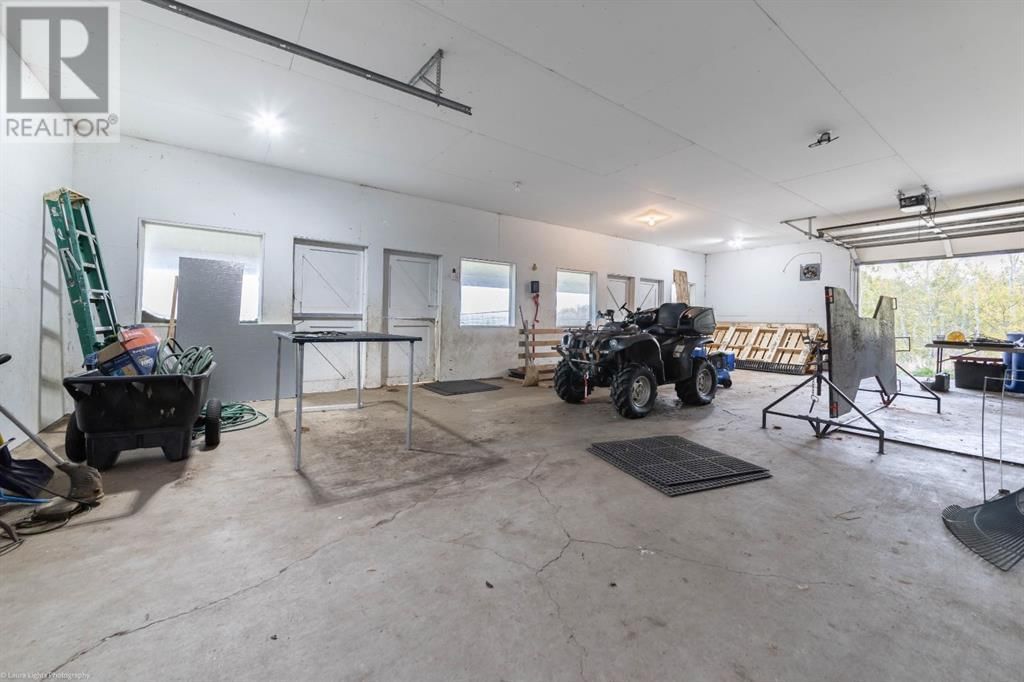 0 52404 RGE RD 3262 Image 33