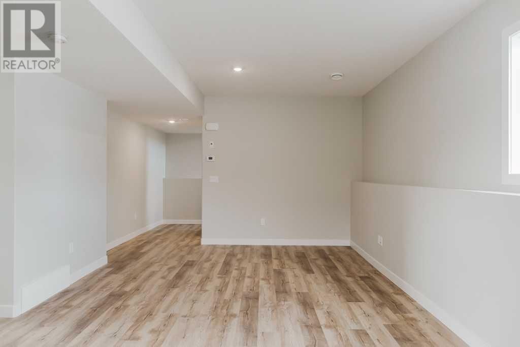 9507 114 Avenue Image 39