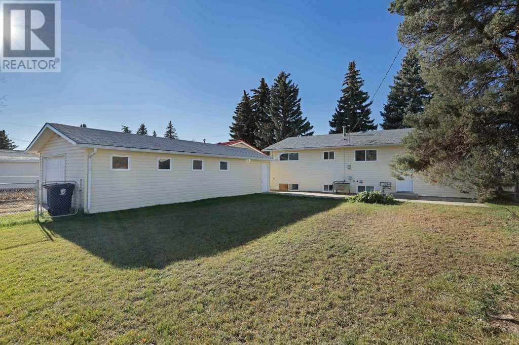 16 Chinook Crescent W Image 30