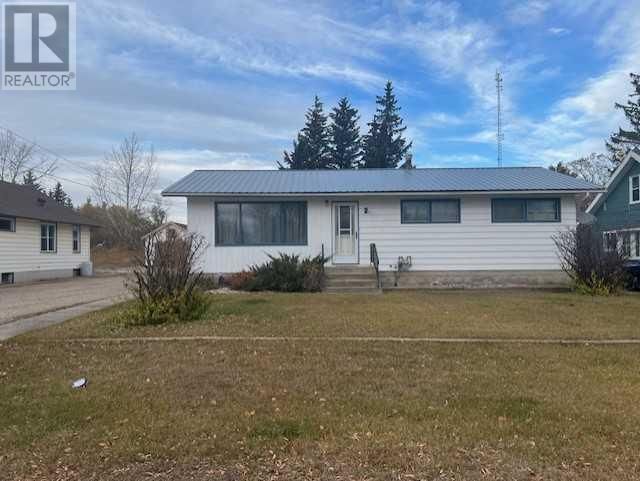 5132 51 AVENUE Image 1