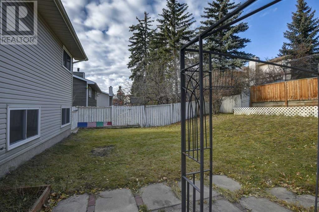 56 Strathclair Place SW Image 38