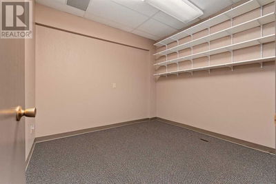 Image #1 of Commercial for Sale at 206 5009 48 Street, Lloydminster, Alberta