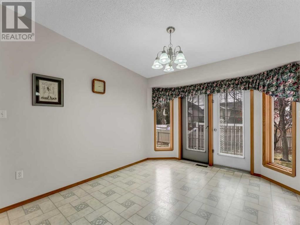 8 Taylor Circle SE Image 6