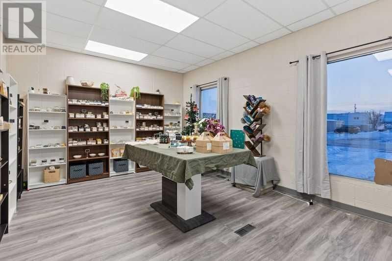 4912 52 AVENUE Image 6