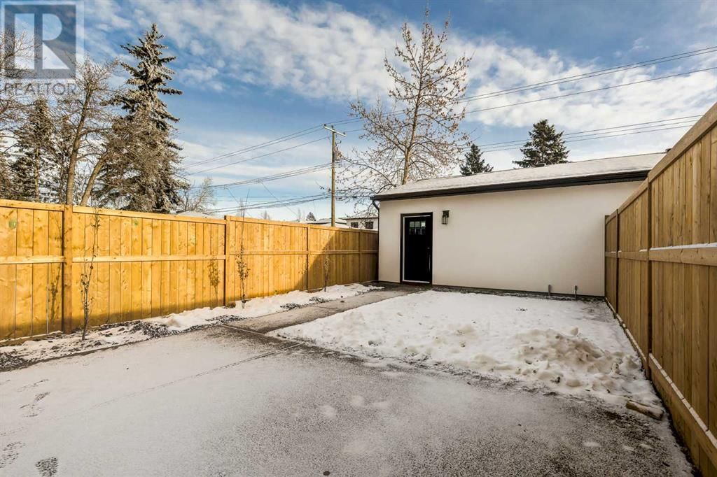 2632 30 Street SW Image 44