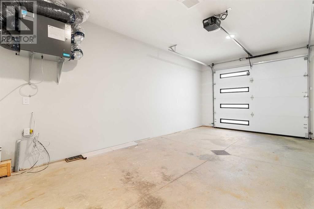 5418 49 AVENUE Image 16