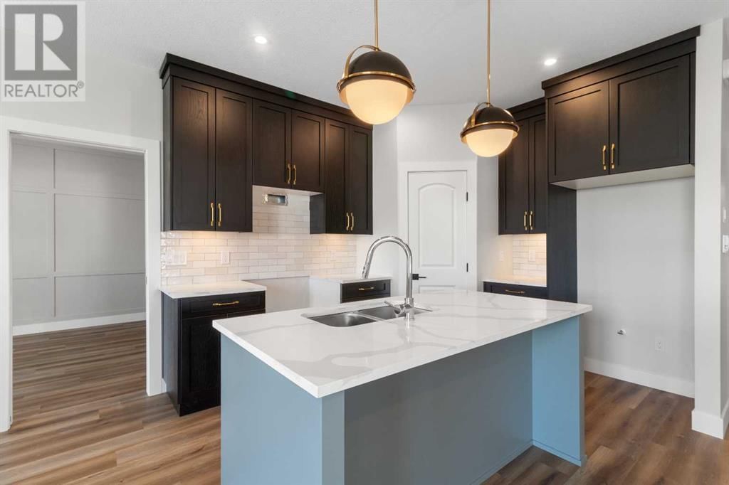5418 49 AVENUE Image 2