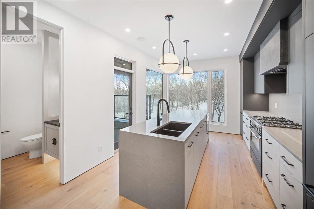 2303 13 STREET NORTHWEST Image 11