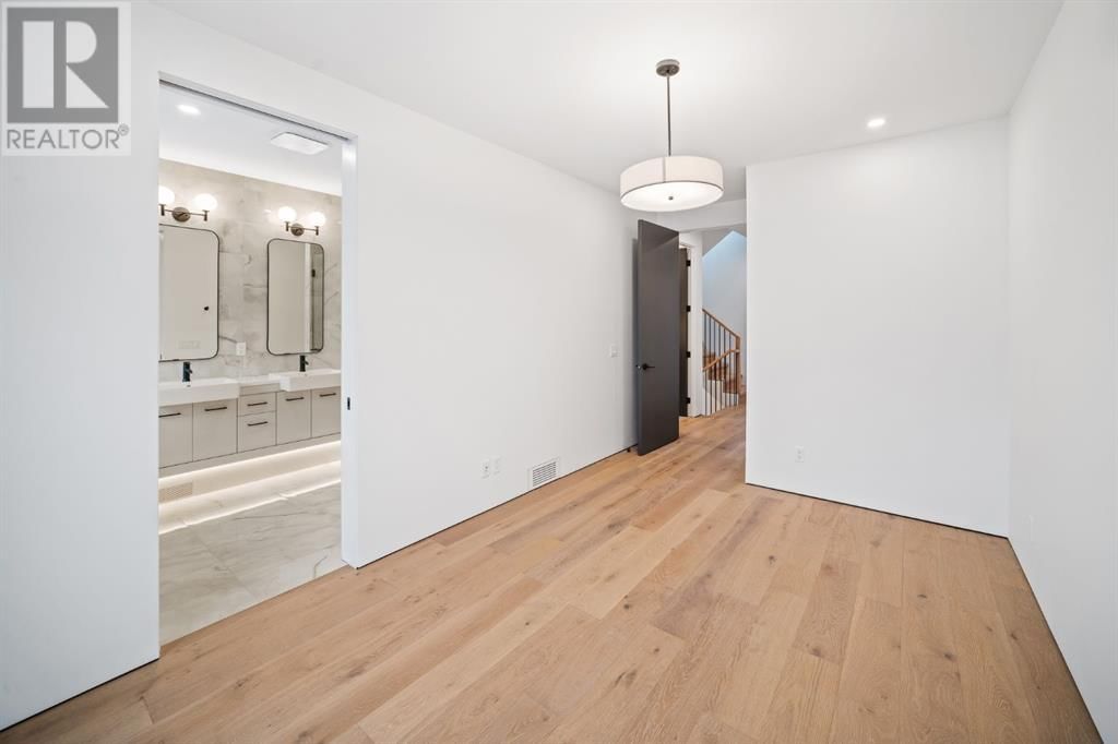 2303 13 STREET NORTHWEST Image 36