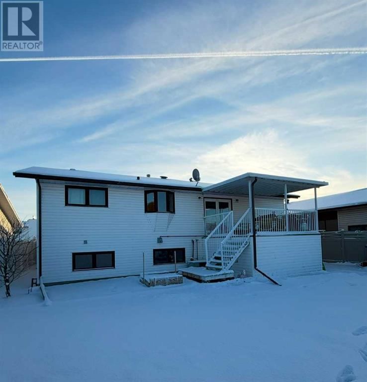 8 Rideau Close SE Image 42