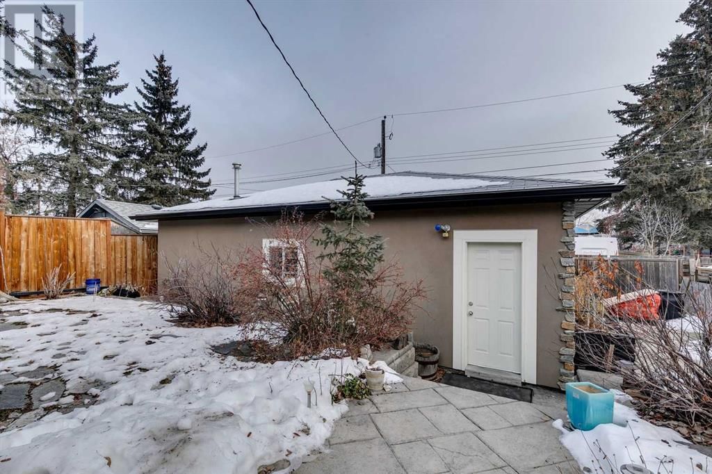 3140 46 Street SW Image 39