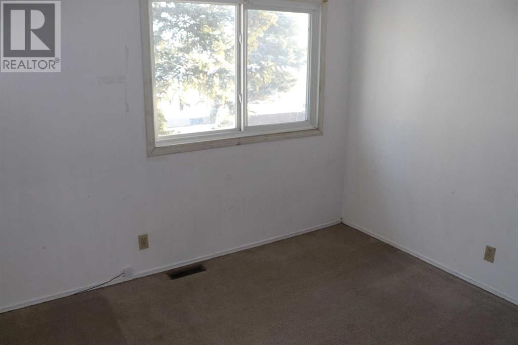 5215 6 AVENUE Image 10