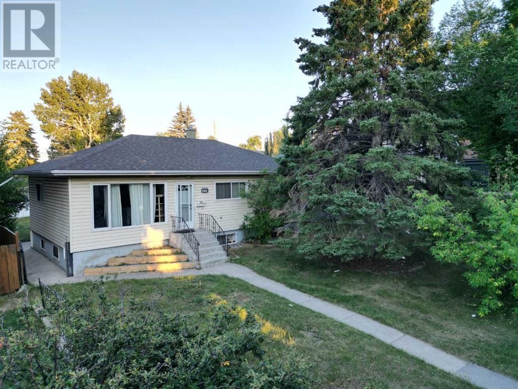 2812 36 Street SW Image 1