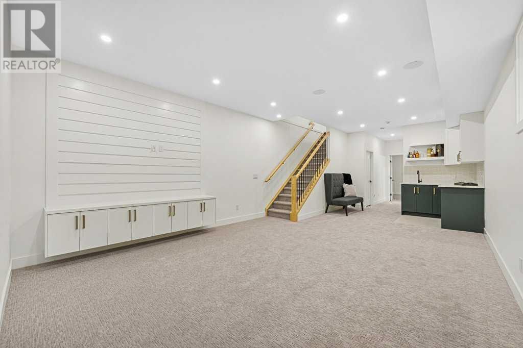 1410 43 Street SW Image 34