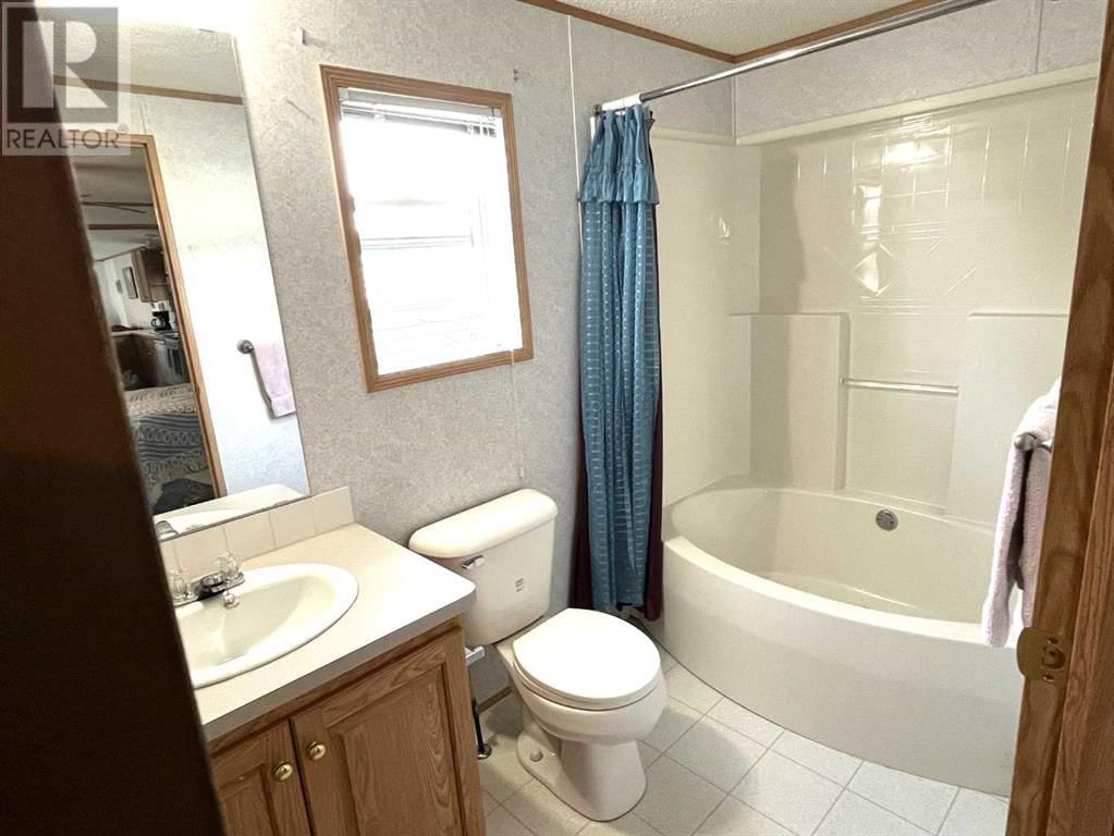 4802 54 AVENUE Image 12