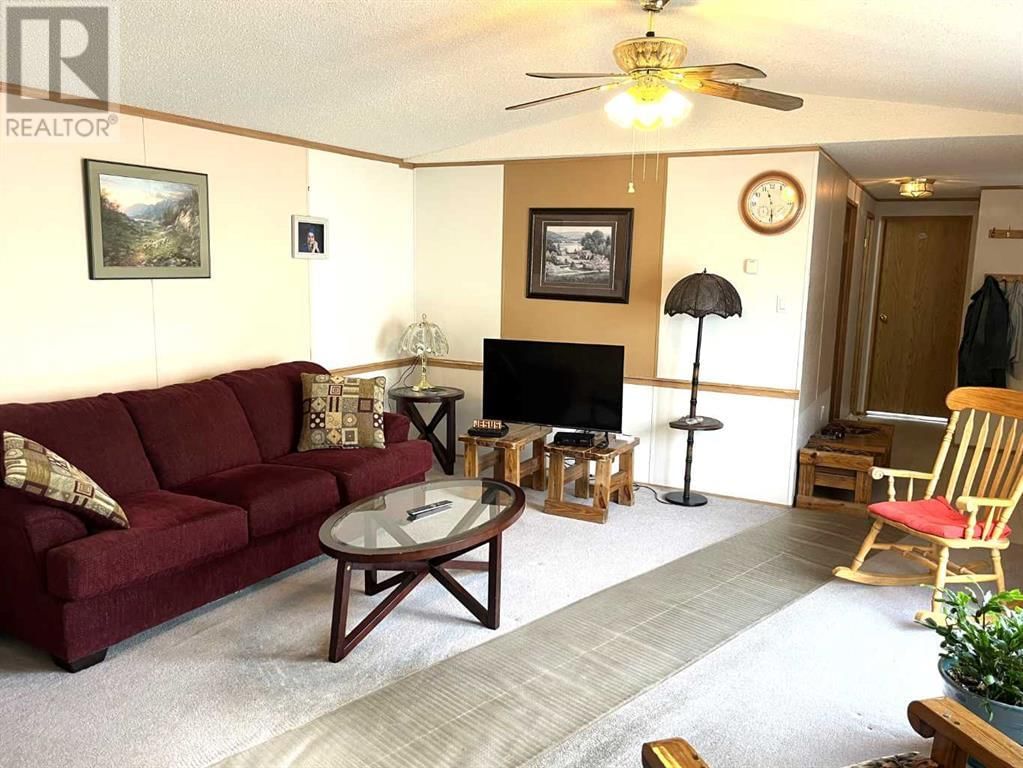 4802 54 AVENUE Image 2