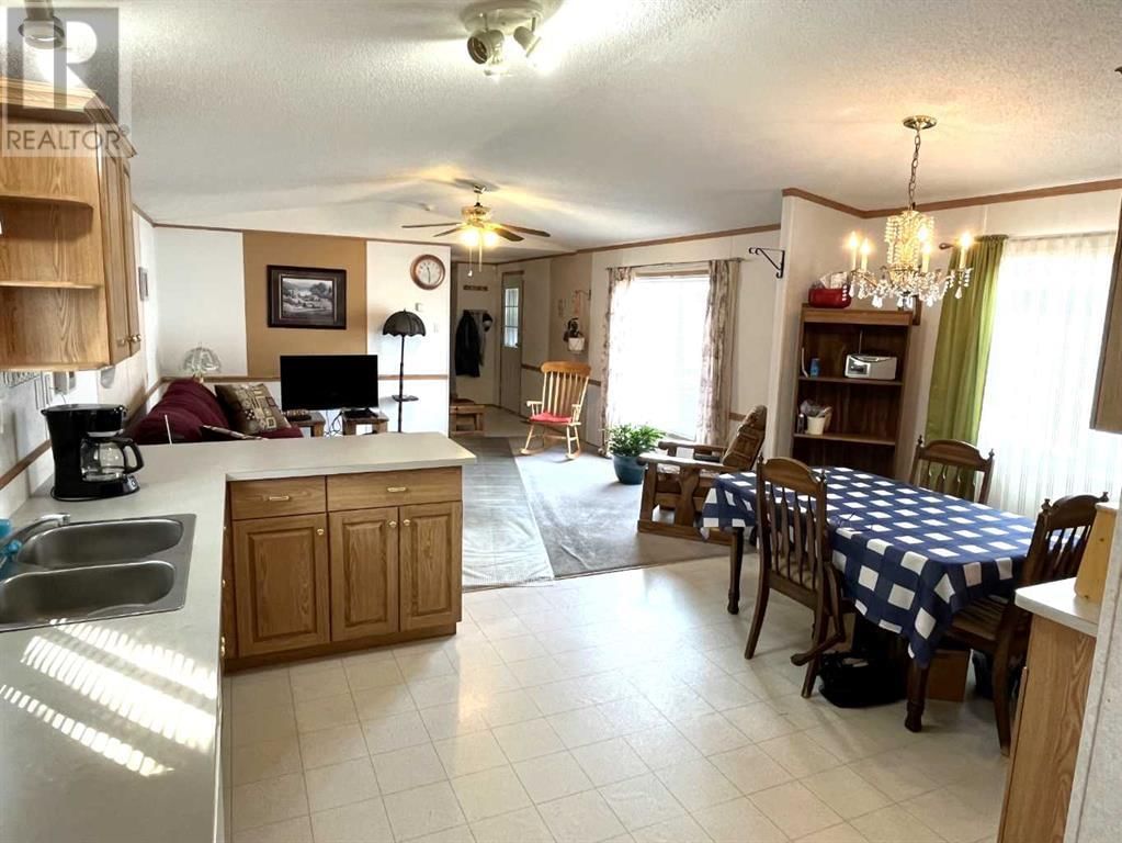 4802 54 AVENUE Image 4