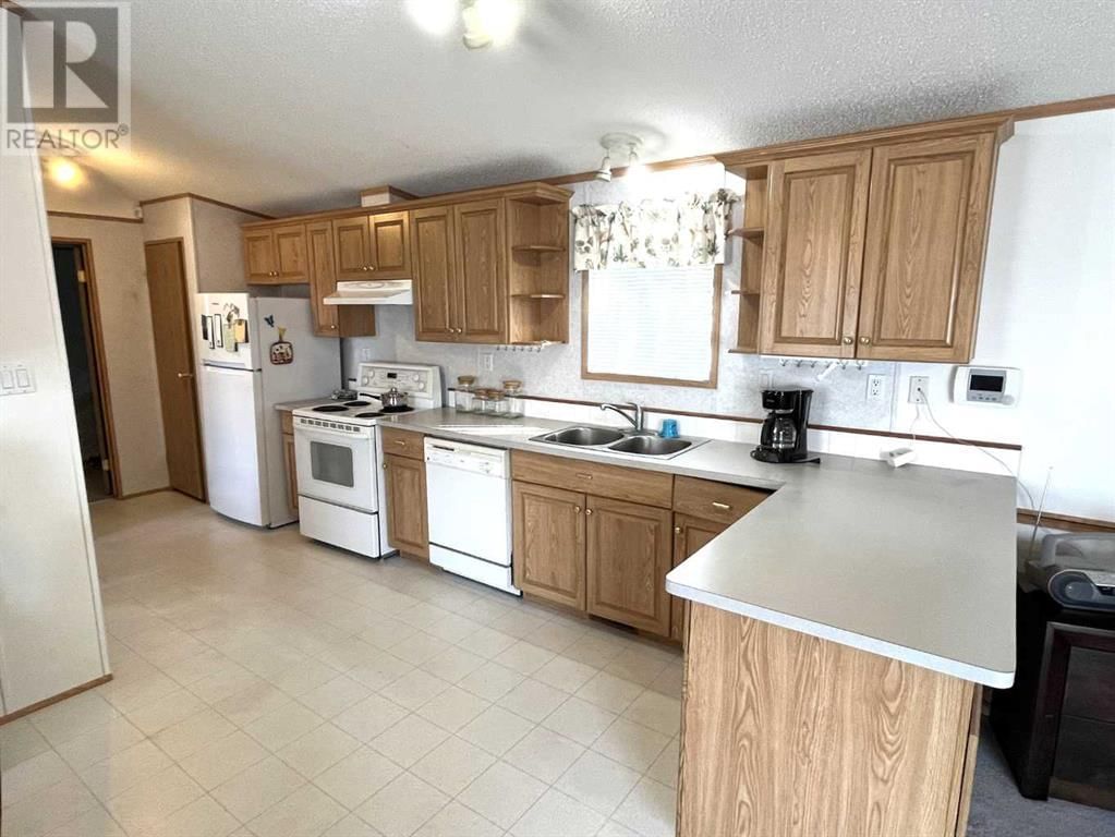 4802 54 AVENUE Image 8