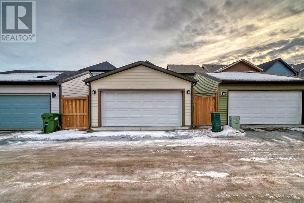 229 Masters Crescent SE Image 35