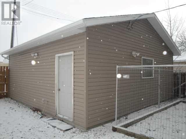 517 12C Street N Image 21