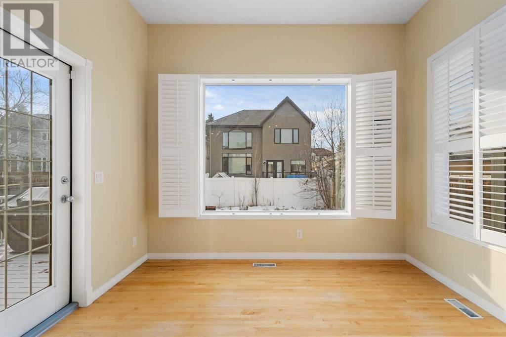 1318 Strathcona Drive SW Image 11