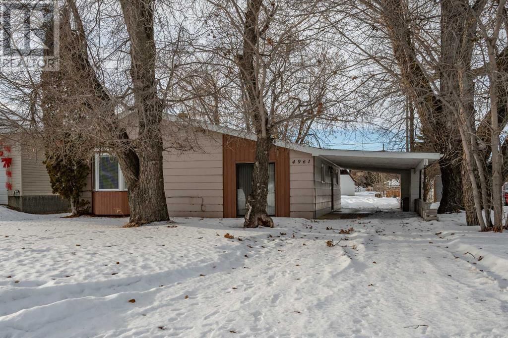 4961 49 STREET Image 1