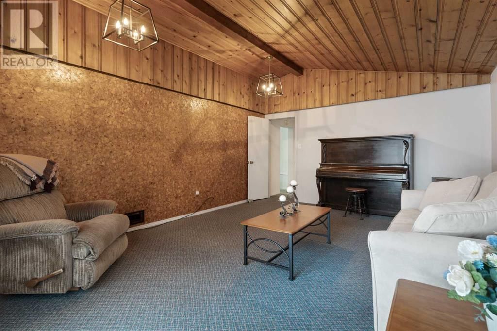 4961 49 STREET Image 12