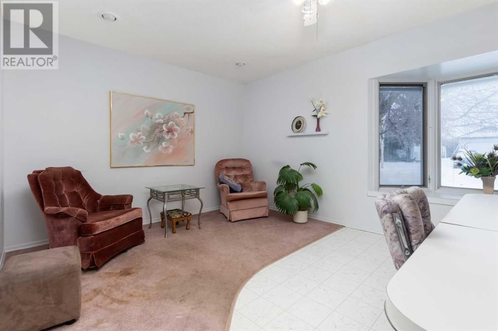 4961 49 STREET Image 6