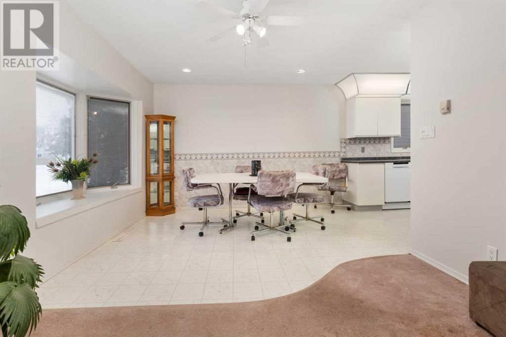 4961 49 STREET Image 7