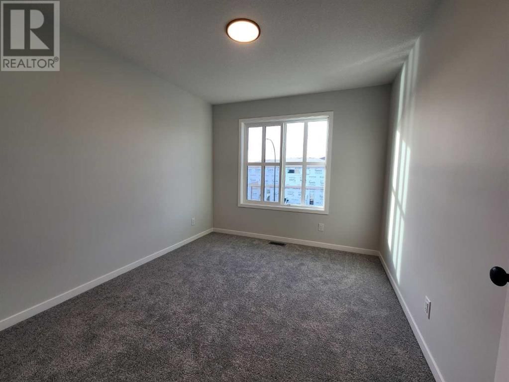 105 LUCAS PLACE NORTHWEST Image 31