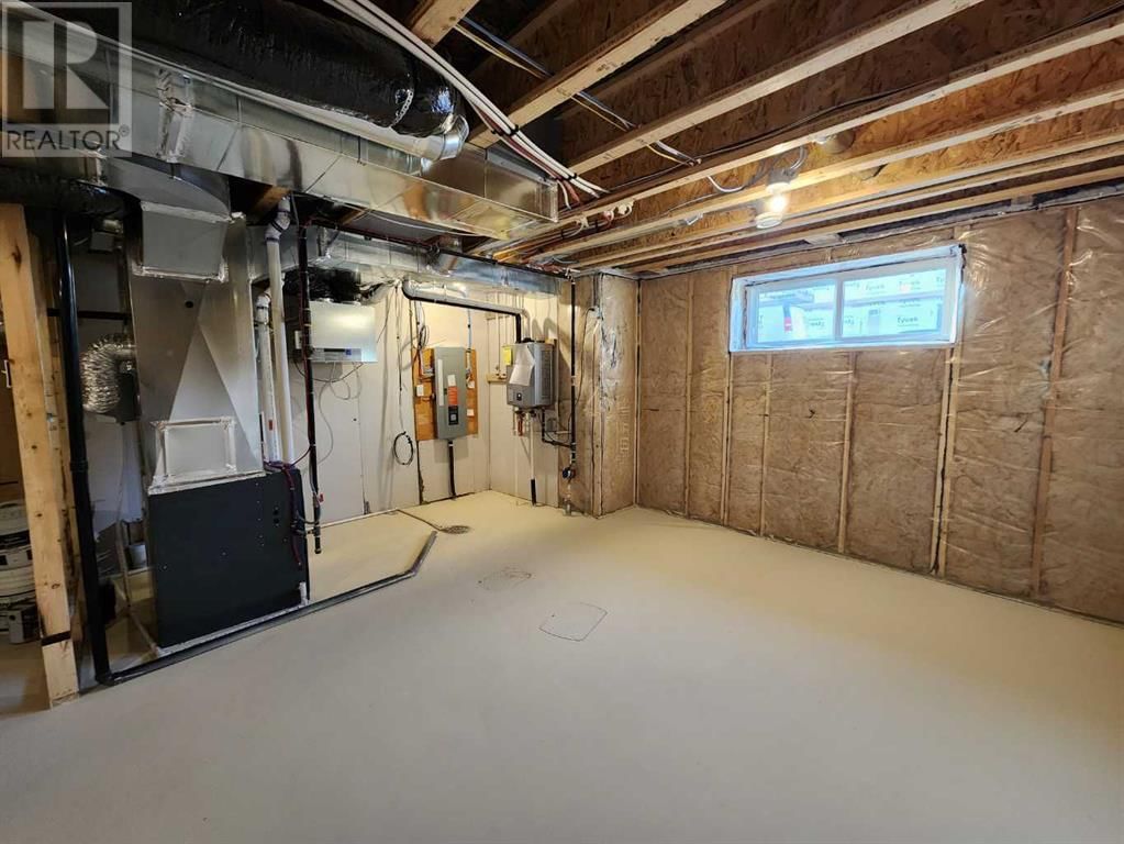 105 LUCAS PLACE NORTHWEST Image 38