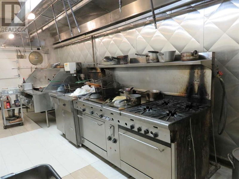 Image #1 of Restaurant for Sale at 639 3 Street Se, Medicine Hat, Alberta