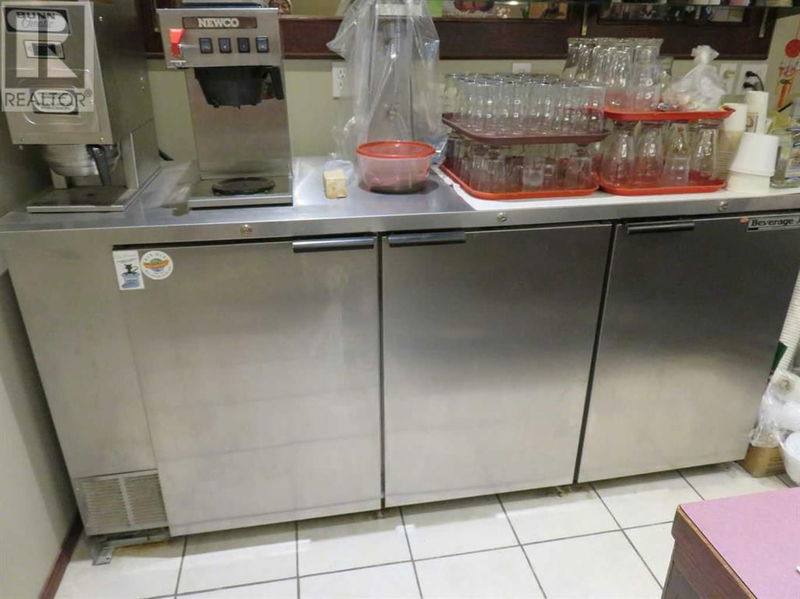 Image #1 of Restaurant for Sale at 639 3 Street Se, Medicine Hat, Alberta