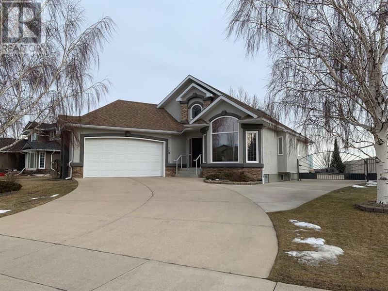 15 Canyon Boulevard W Lethbridge, Alberta