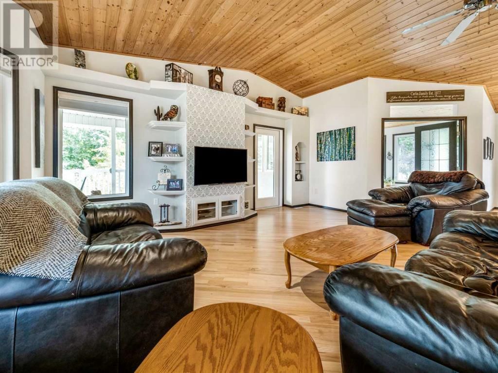 17 HUCKLEBERRY CRESCENT Image 10
