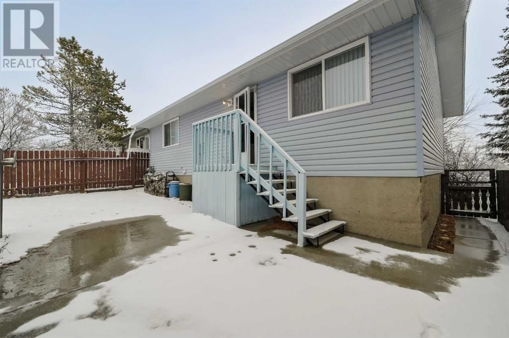 220 Acacia Drive Se Airdrie, Alberta