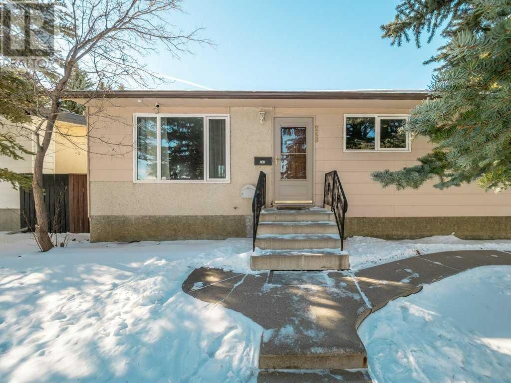 248 Laval Boulevard W Lethbridge, Alberta