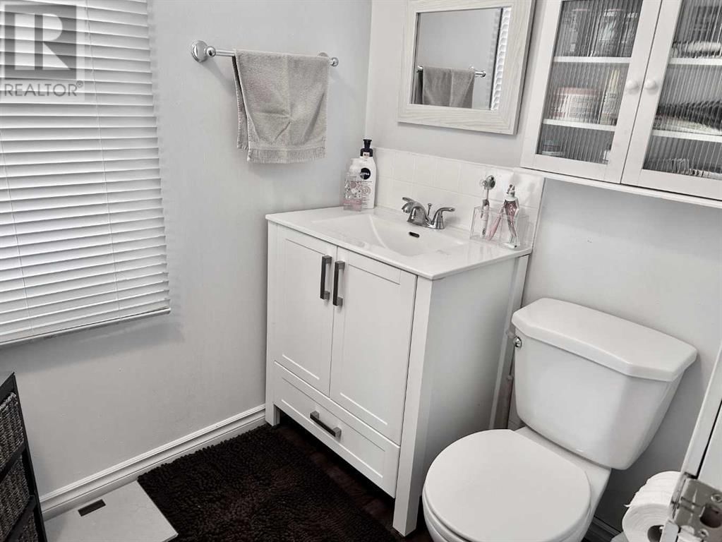 4924 50 AVENUE Image 11