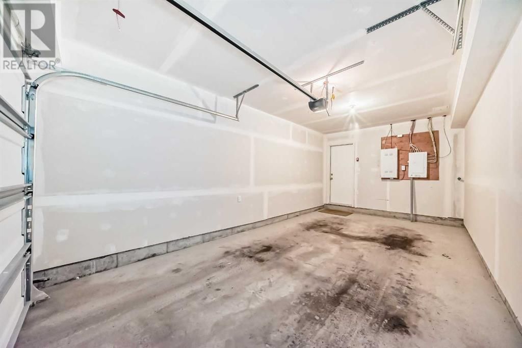 2117 81 STREET SOUTHWEST Image 40