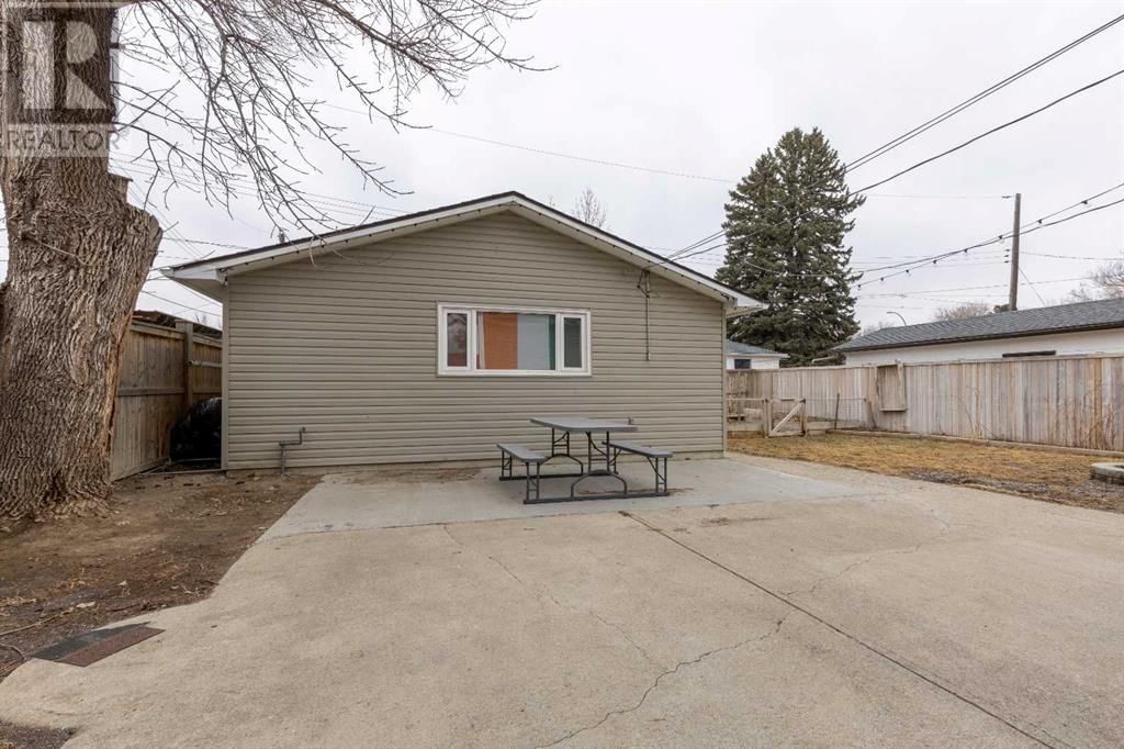 1915 12 Avenue S Lethbridge, Alberta