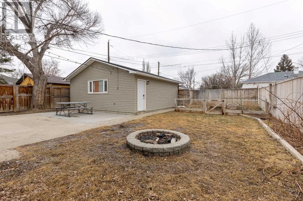 1915 12 Avenue S Lethbridge, Alberta