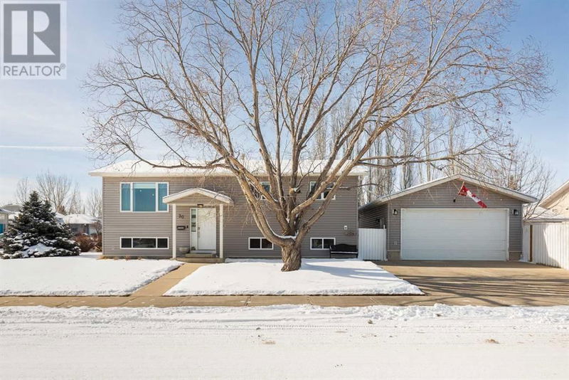 30 Mt Blakiston Road W Lethbridge, Alberta