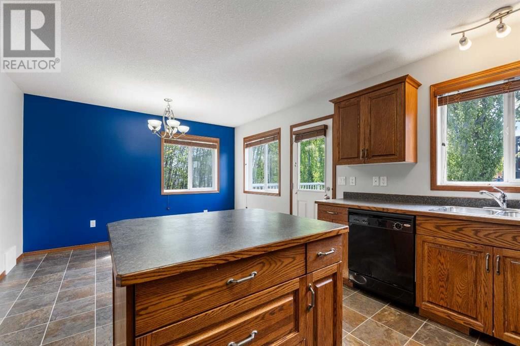71 RODEO WAY Image 8