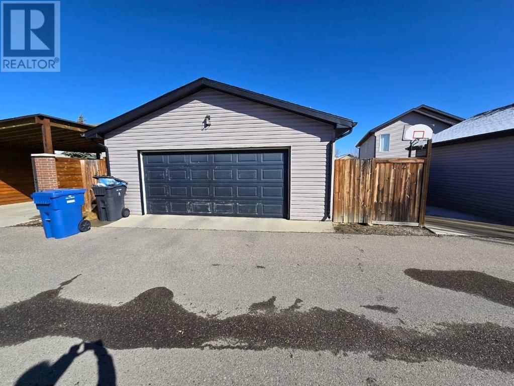 172 Mildred Dobbs Boulevard N Lethbridge, Alberta